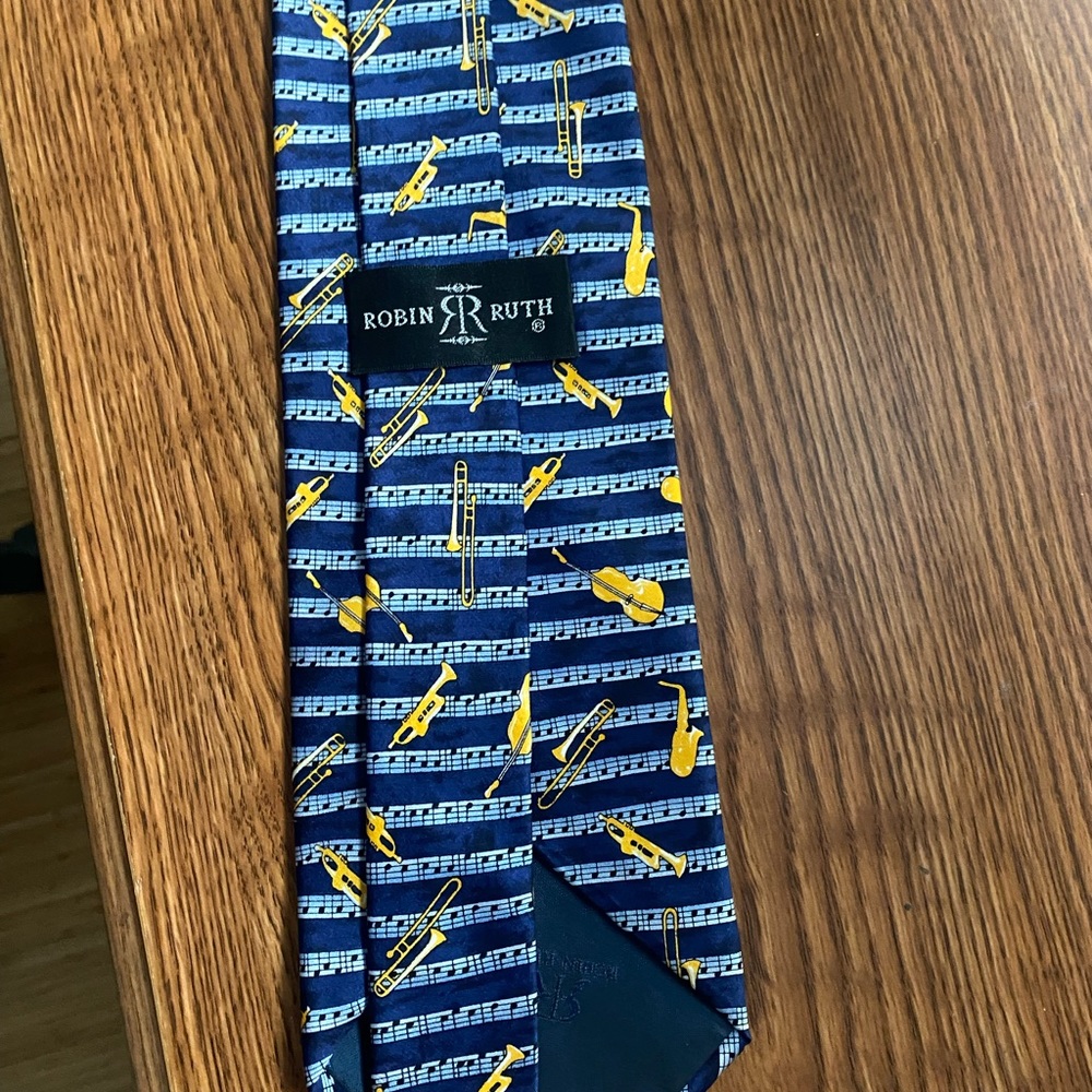 Musical Instrument Tie - Picture 3 of 3